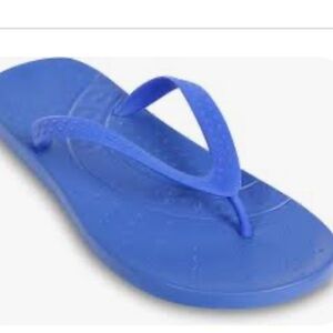 CROCS Chawaii Flip Flop Mens 4 Womens 6 blue